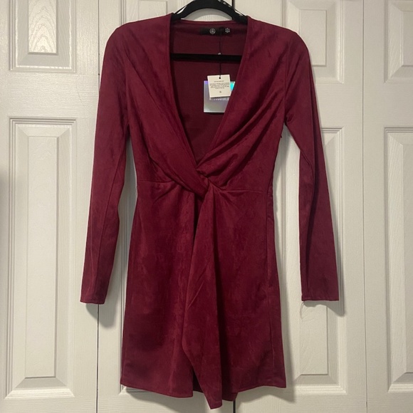 NWT Missguided Faux Suede Twist Front Mini Dress in Burgundy - US 4 - Picture 1 of 11